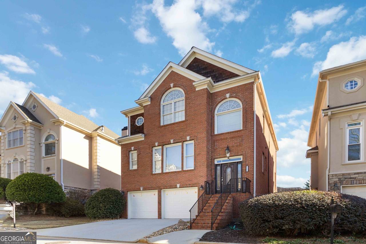 2450 Vivian Circle - Photo 1