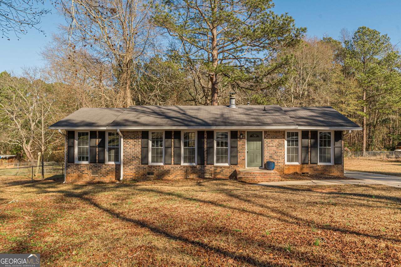 9178 Lakeview Drive - Photo 1