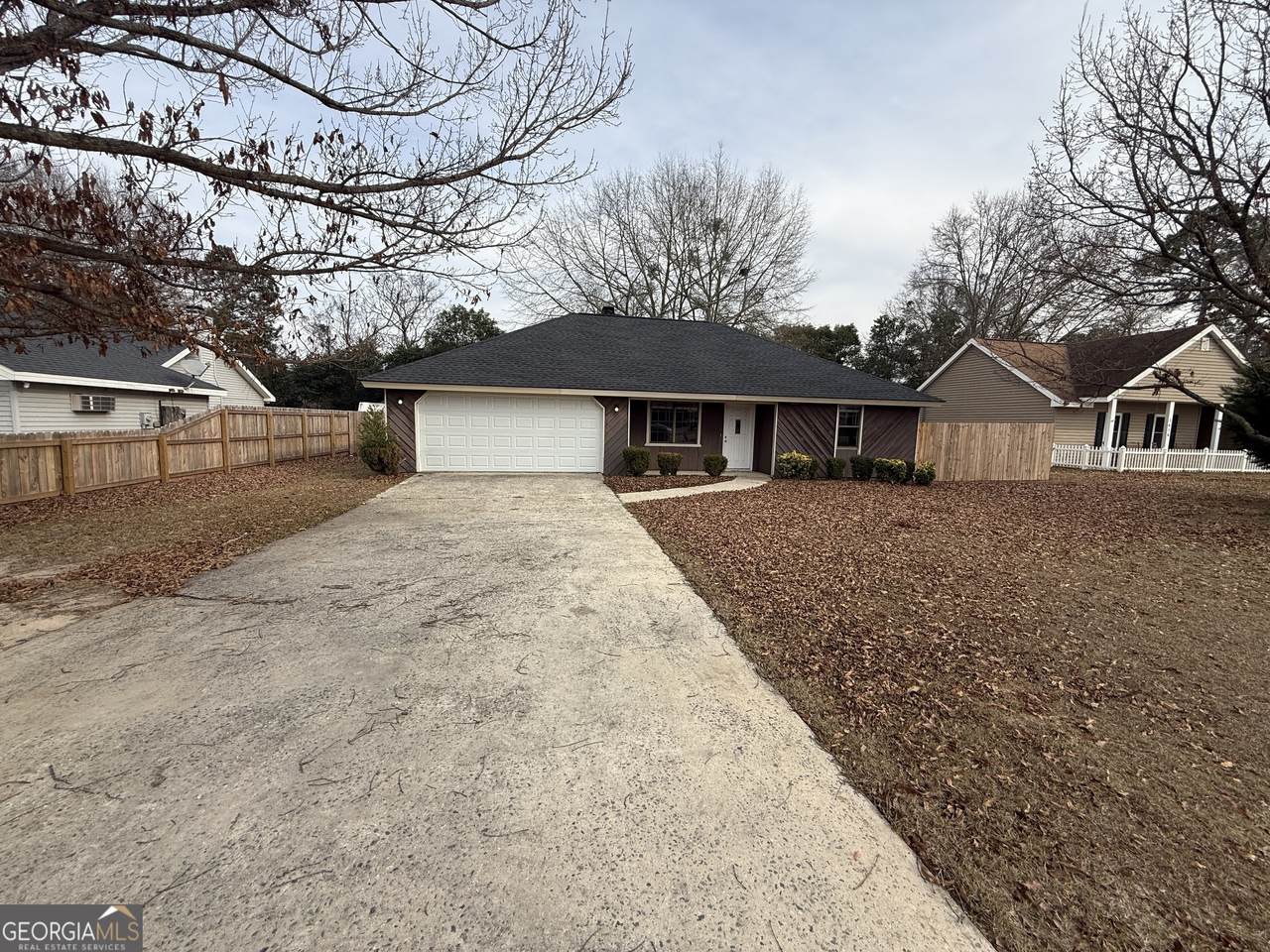 1418 Parkway Drive - Photo 1