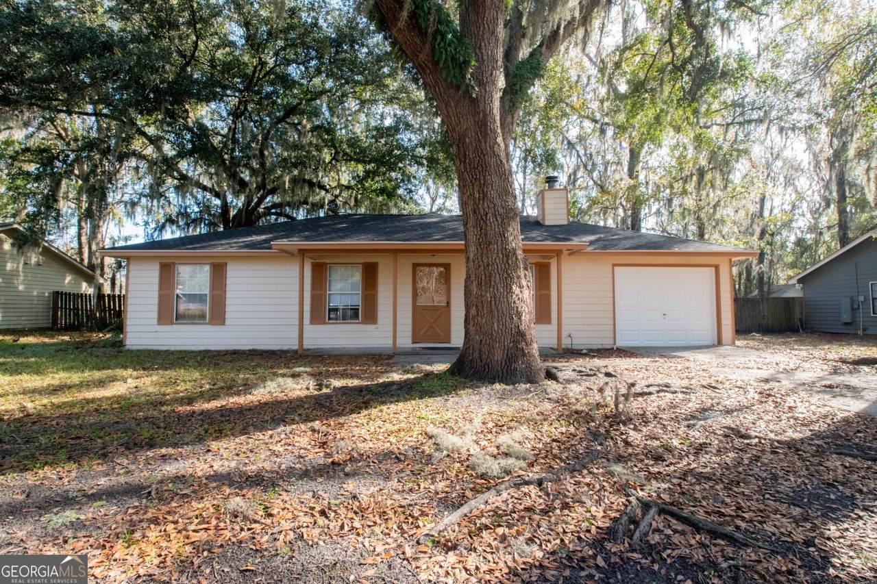 107 Summerfield Drive - Photo 1