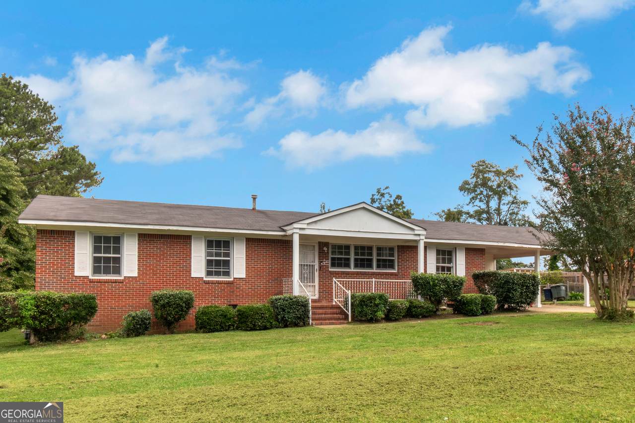 1416 Spellman Avenue - Photo 1