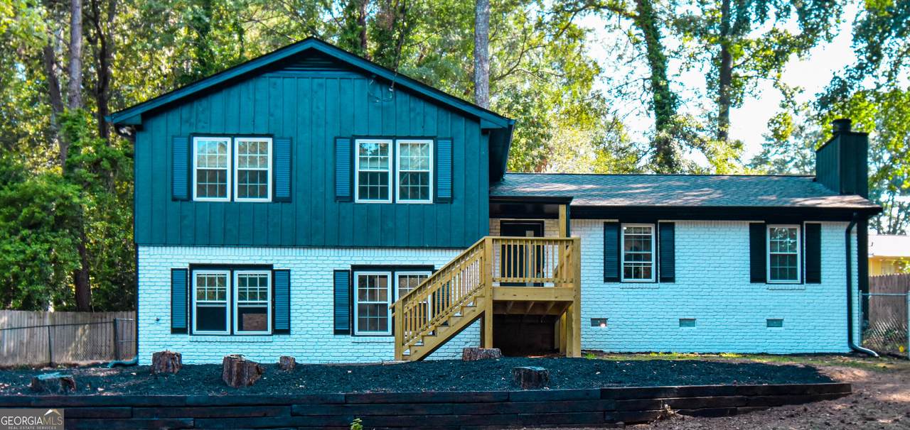 651 Inglis Drive - Photo 1