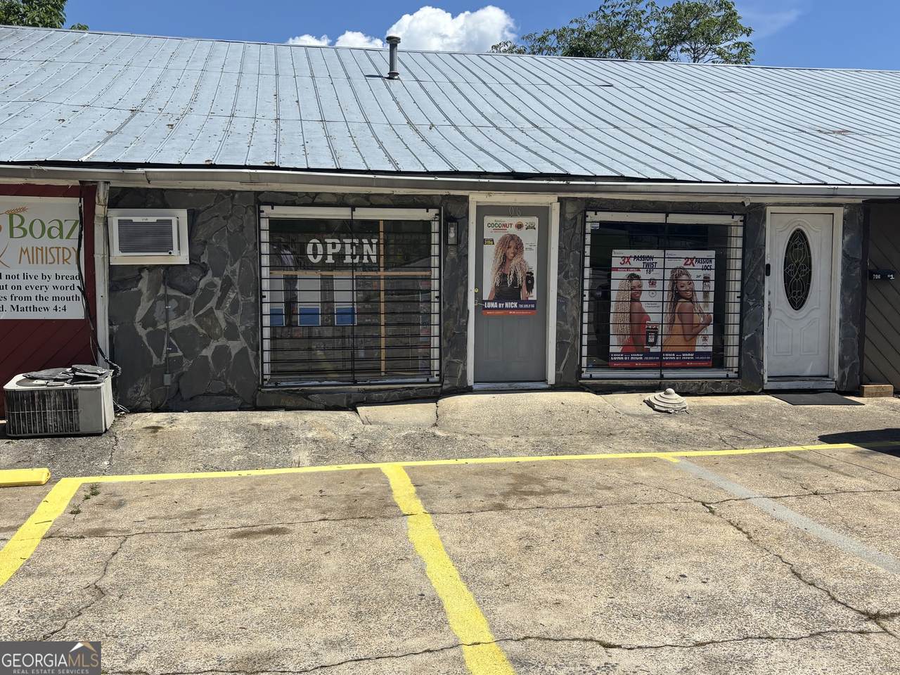 702 Elm Street - Photo 1