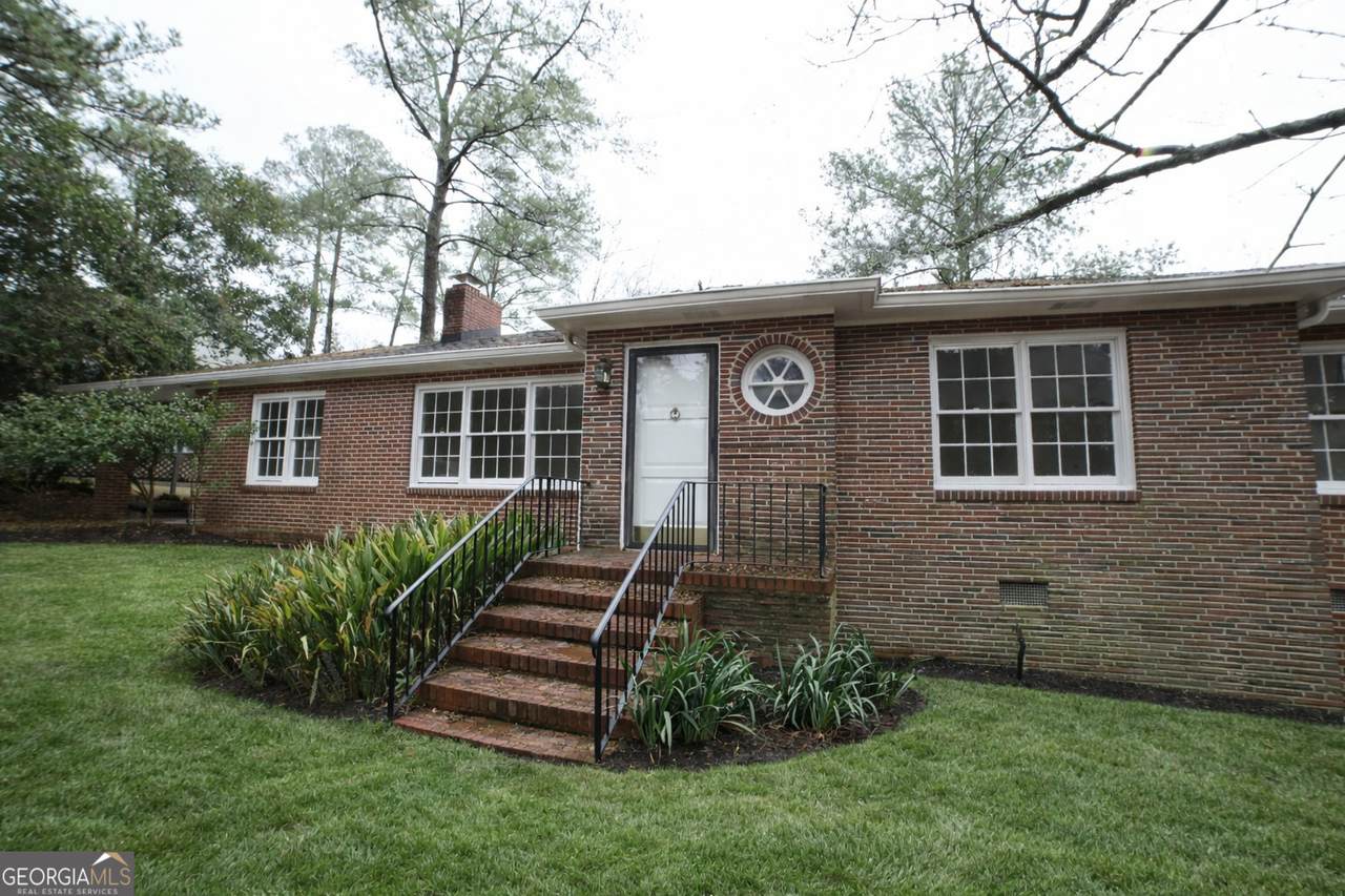 1825 Waverland Circle - Photo 1