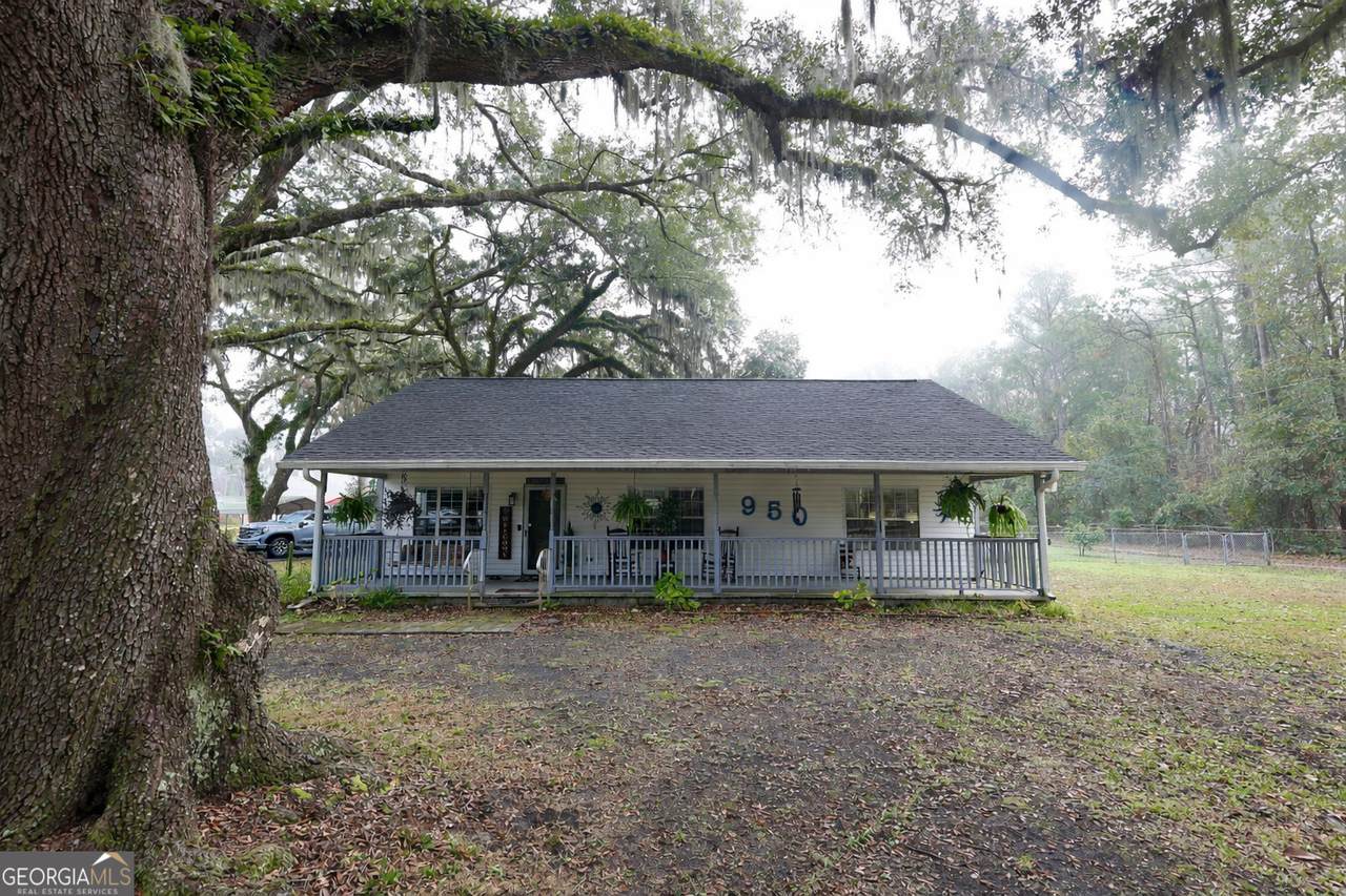 950 Old Jesup Road - Photo 1