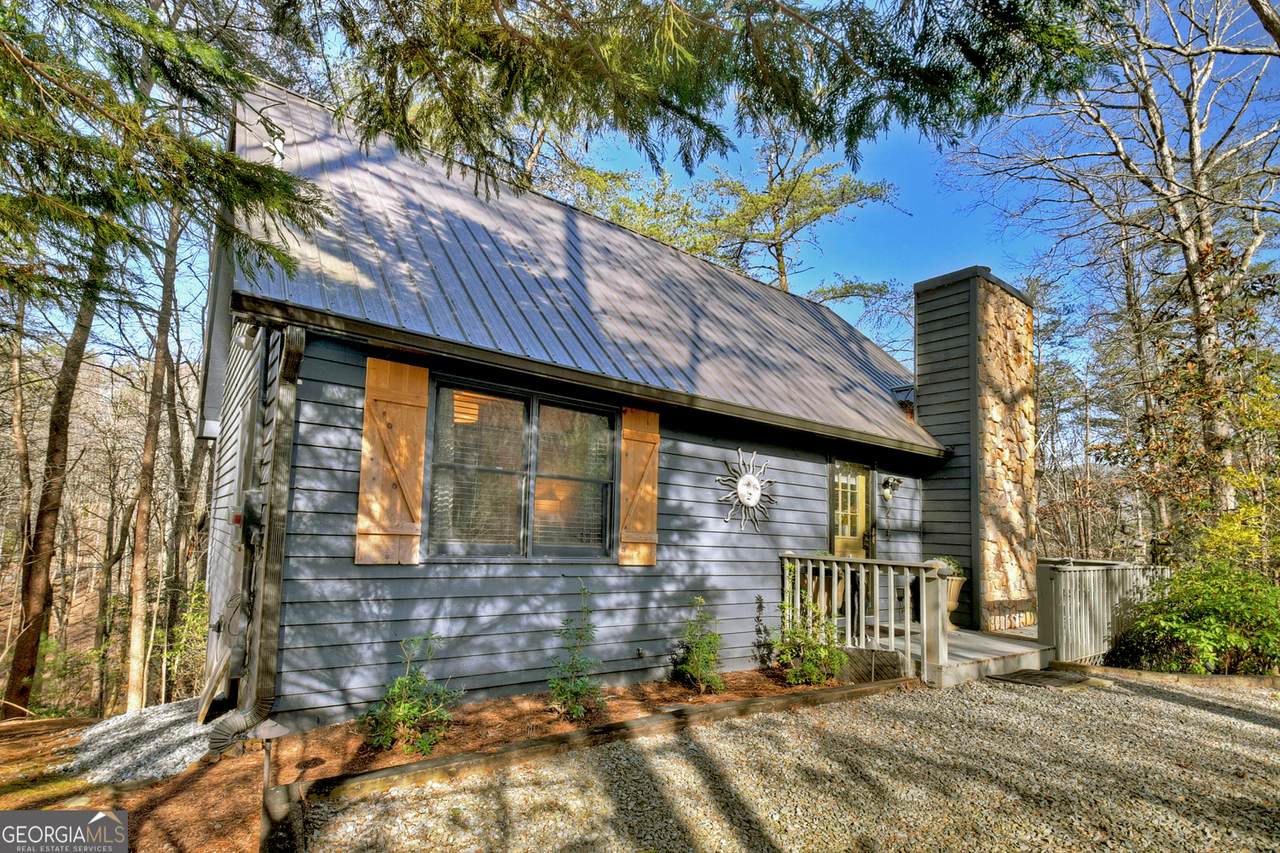 215 Valley View Road - Photo 1