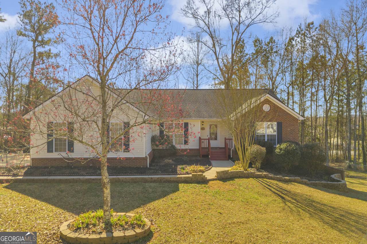 139 Silverstone Circle - Photo 1