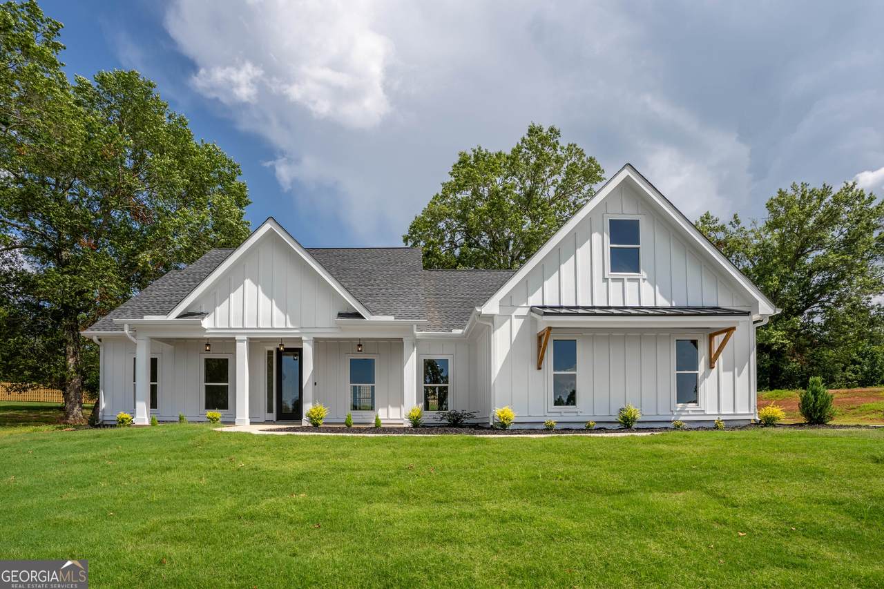 135 Oak Terrace Drive - Photo 1