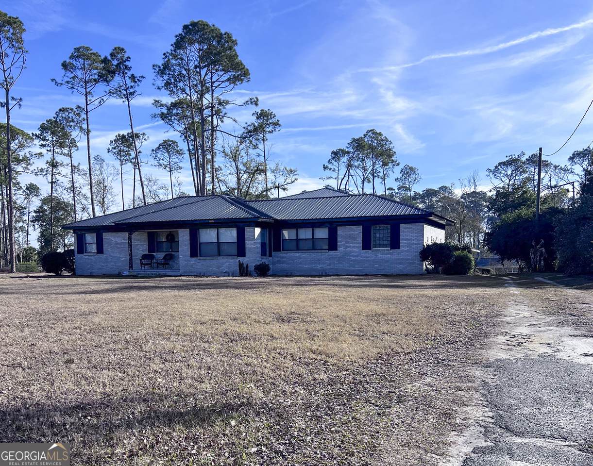 904 Chester Avenue - Photo 1