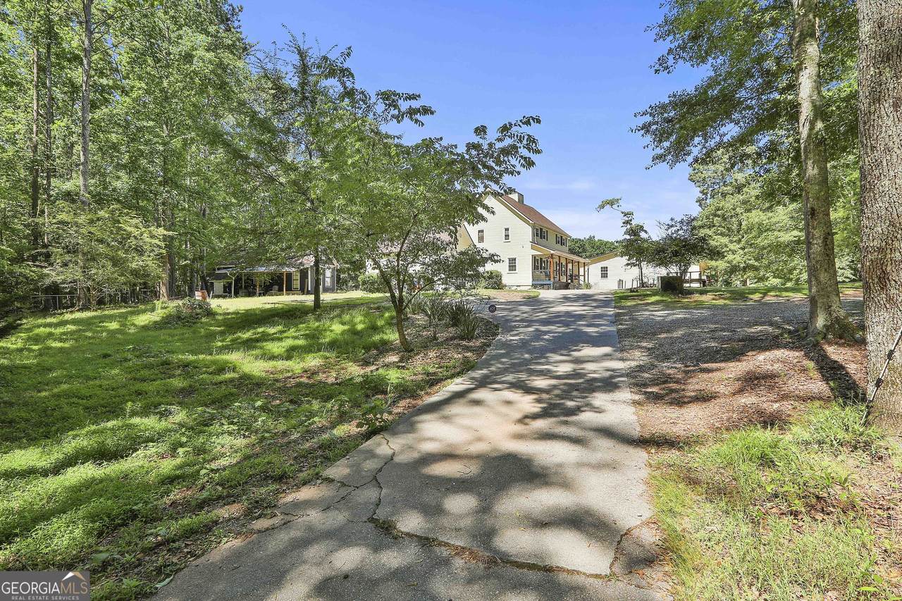 40 Tanglewood Road - Photo 1