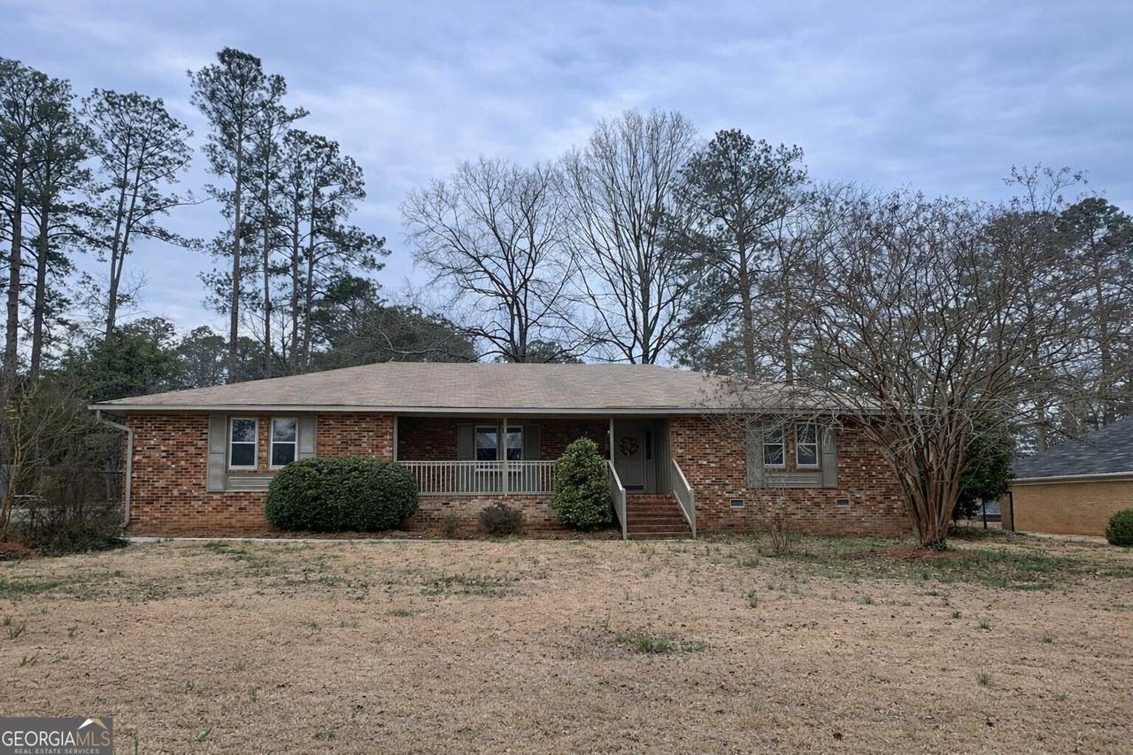 615 Hemlock Drive - Photo 1