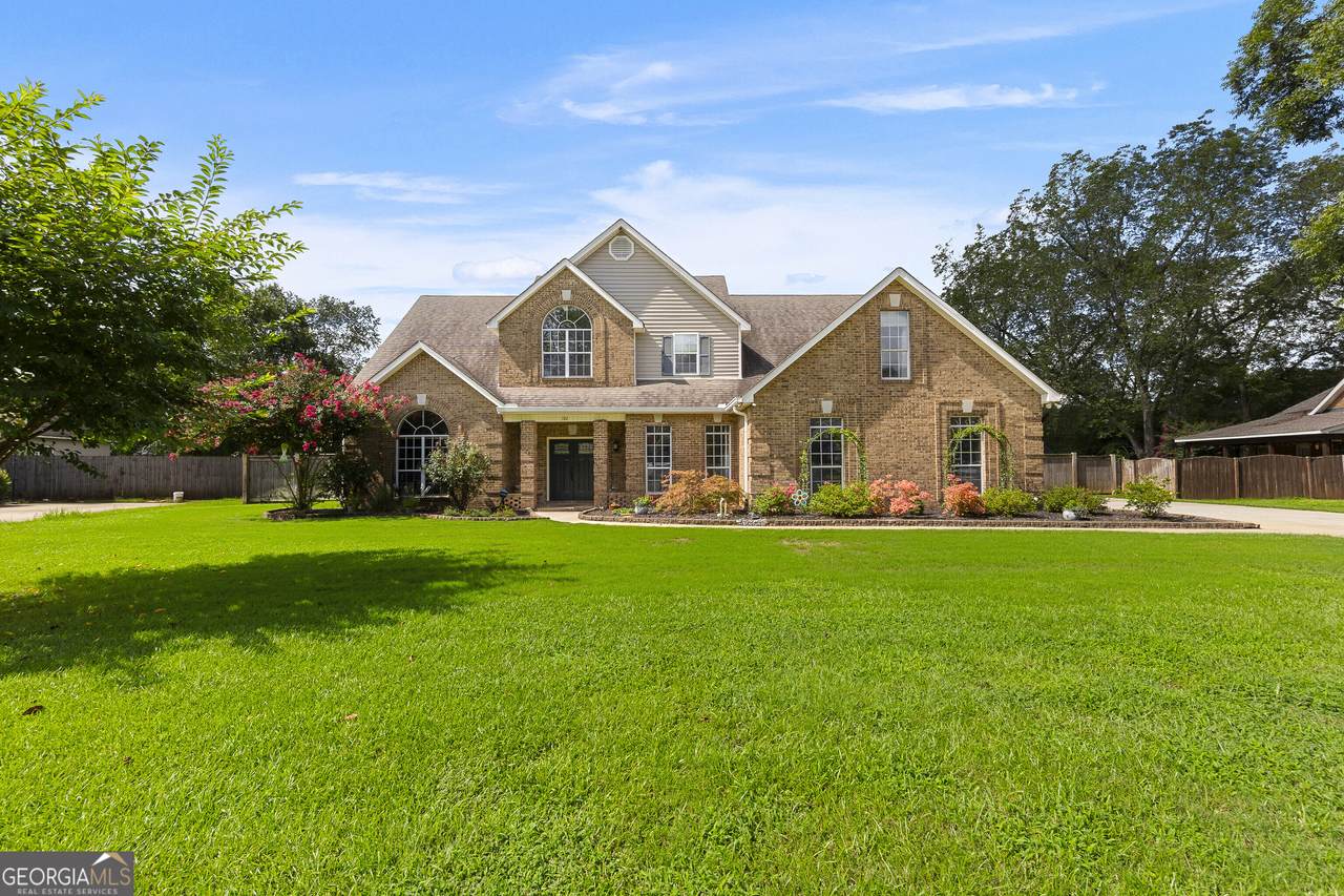 102 White Columns Drive - Photo 1