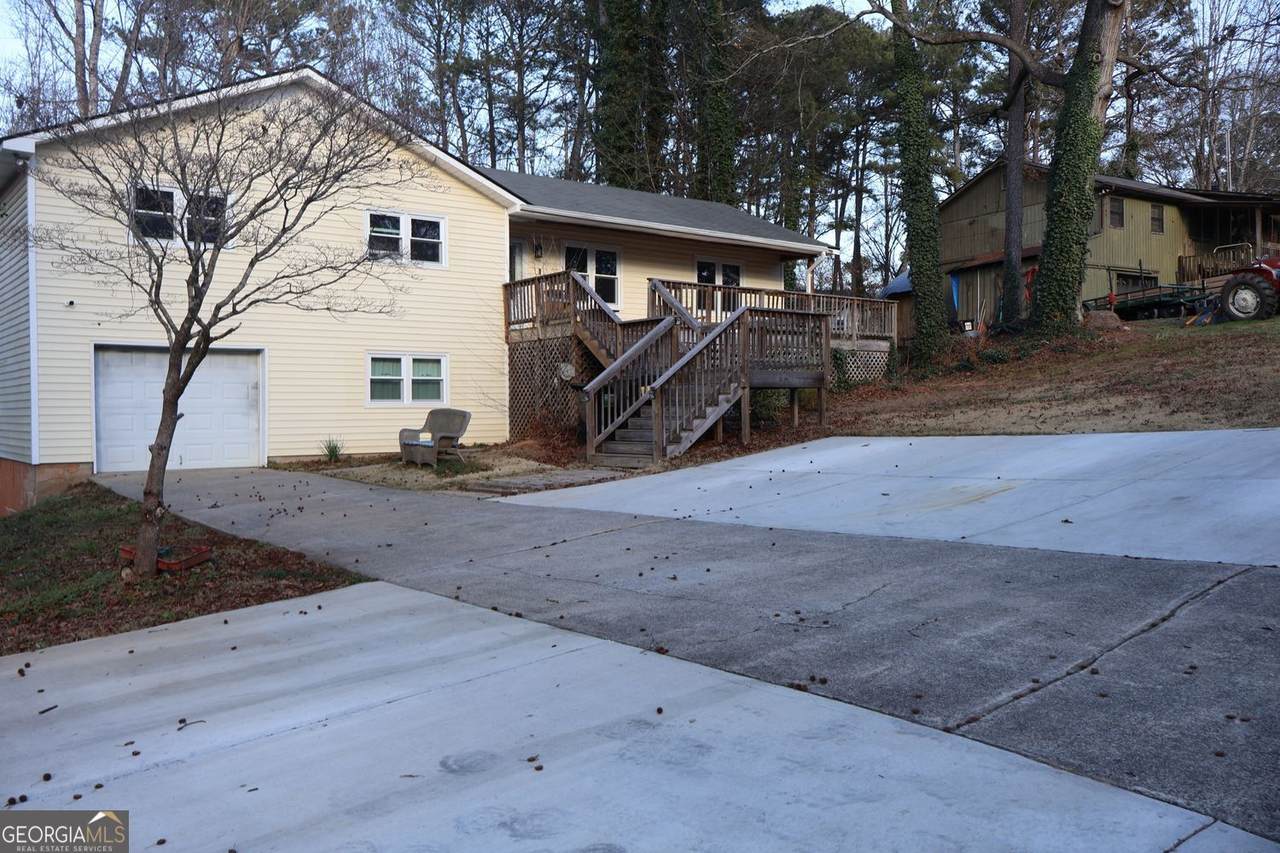 606 Echo Lane - Photo 1