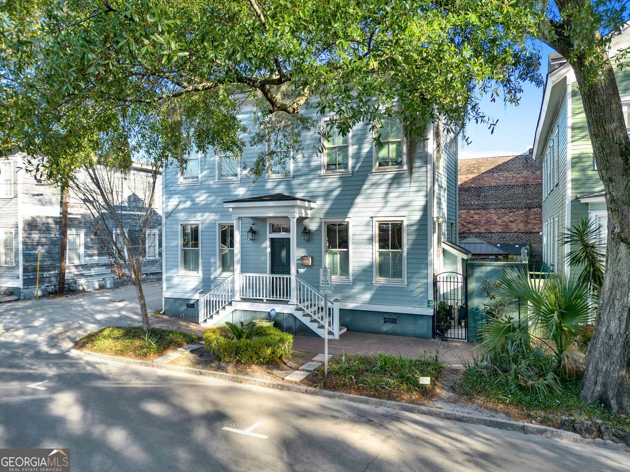 212 Houston Street - Photo 1