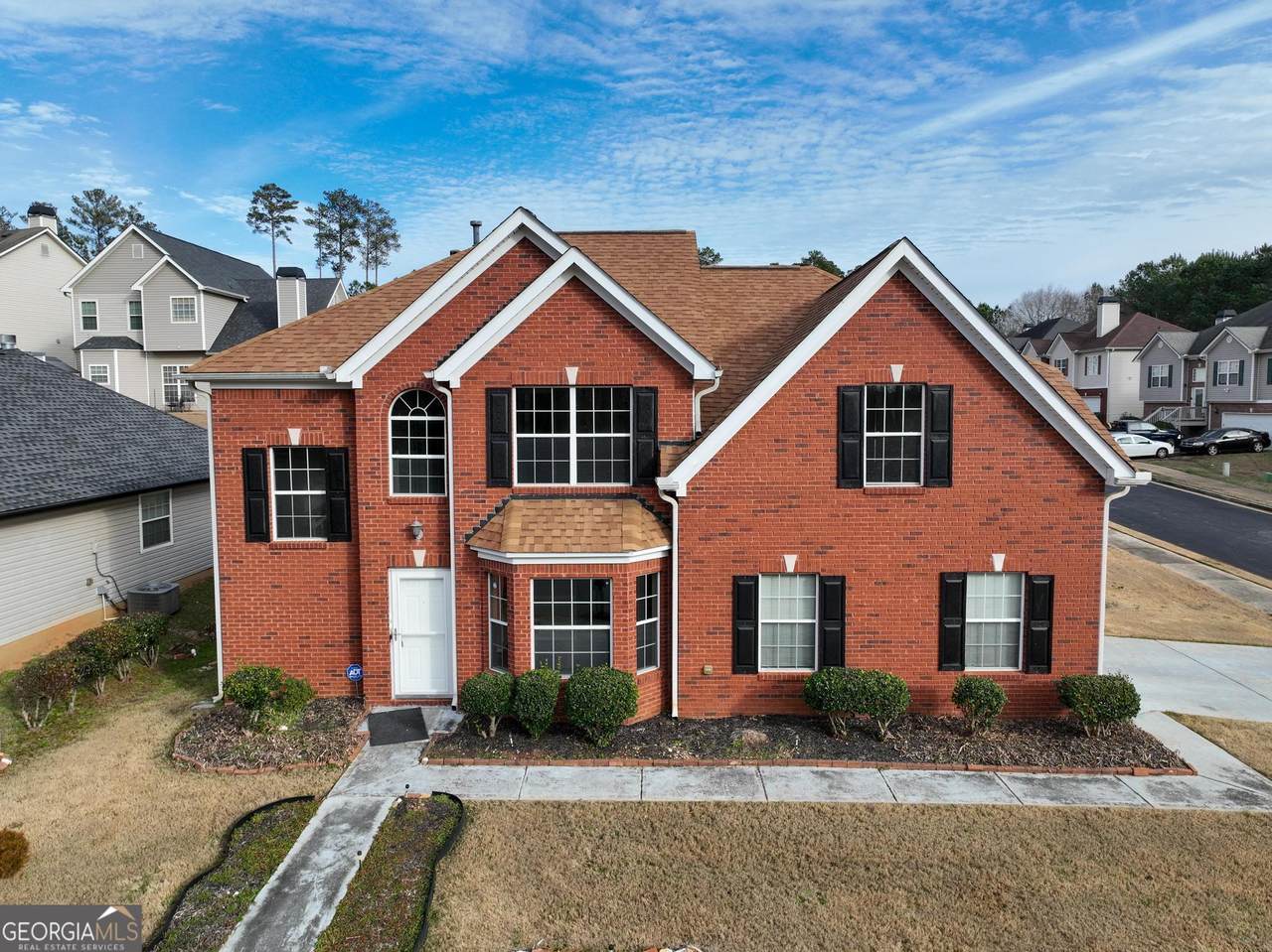 1568 Queen Elizabeth Drive - Photo 1