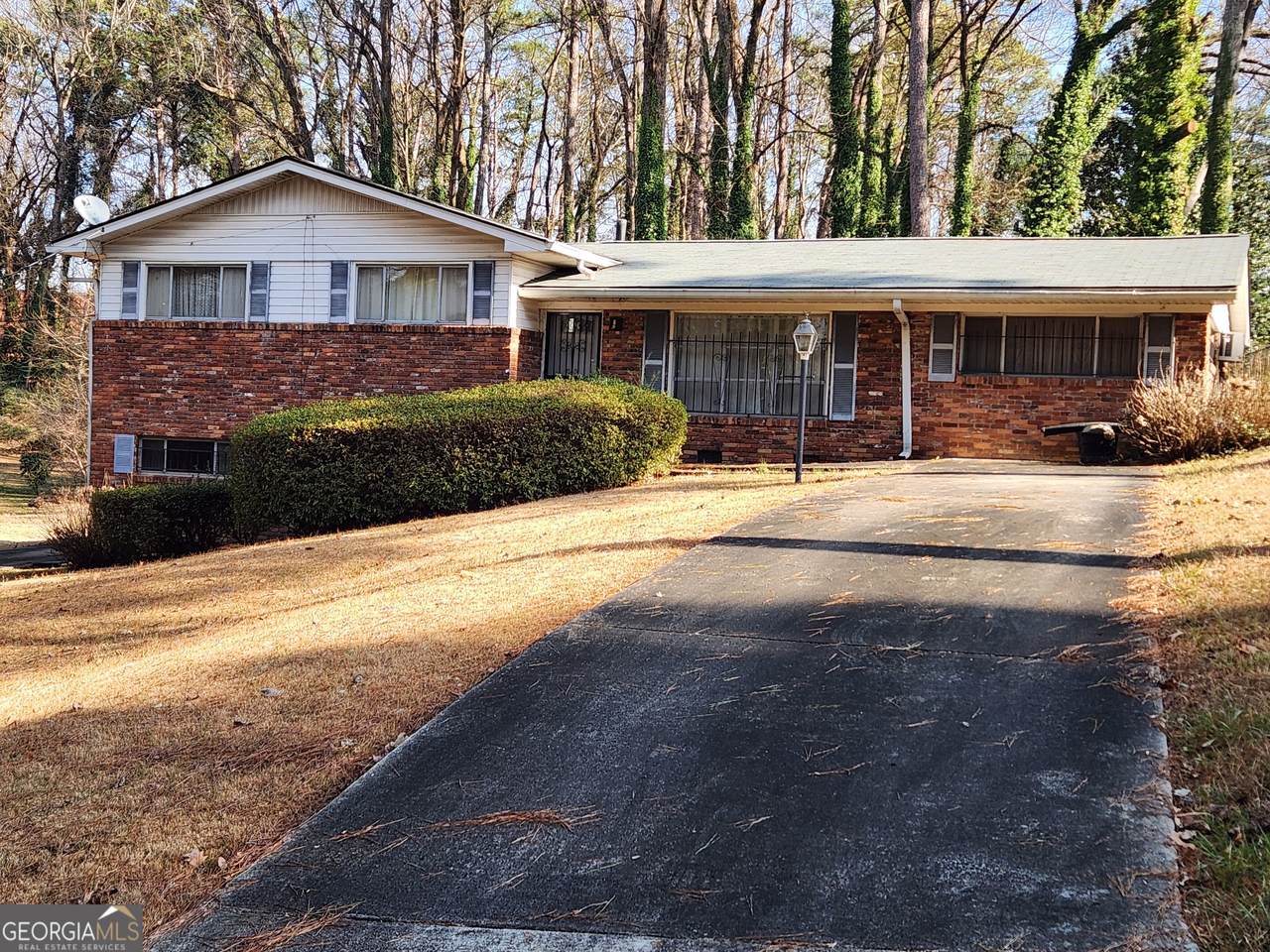 2366 Country Club Drive - Photo 1