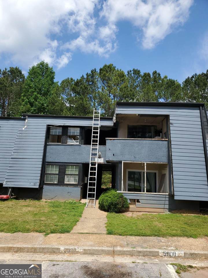 5914 Sutcliff Square - Photo 1