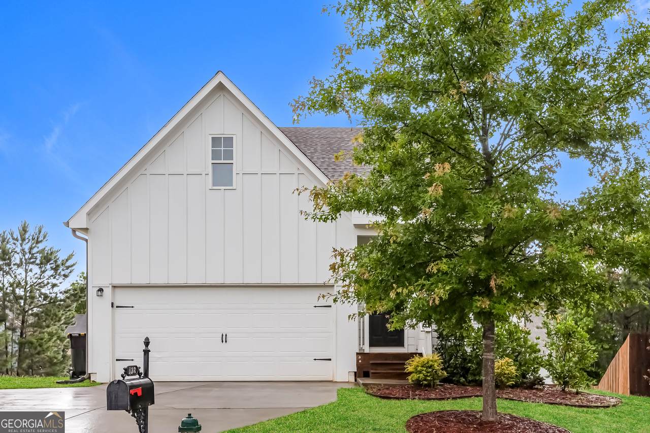 128 Hood Park Drive - Photo 1