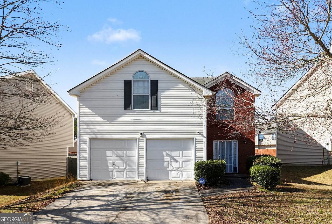 2571 Hills Parkway - Photo 1