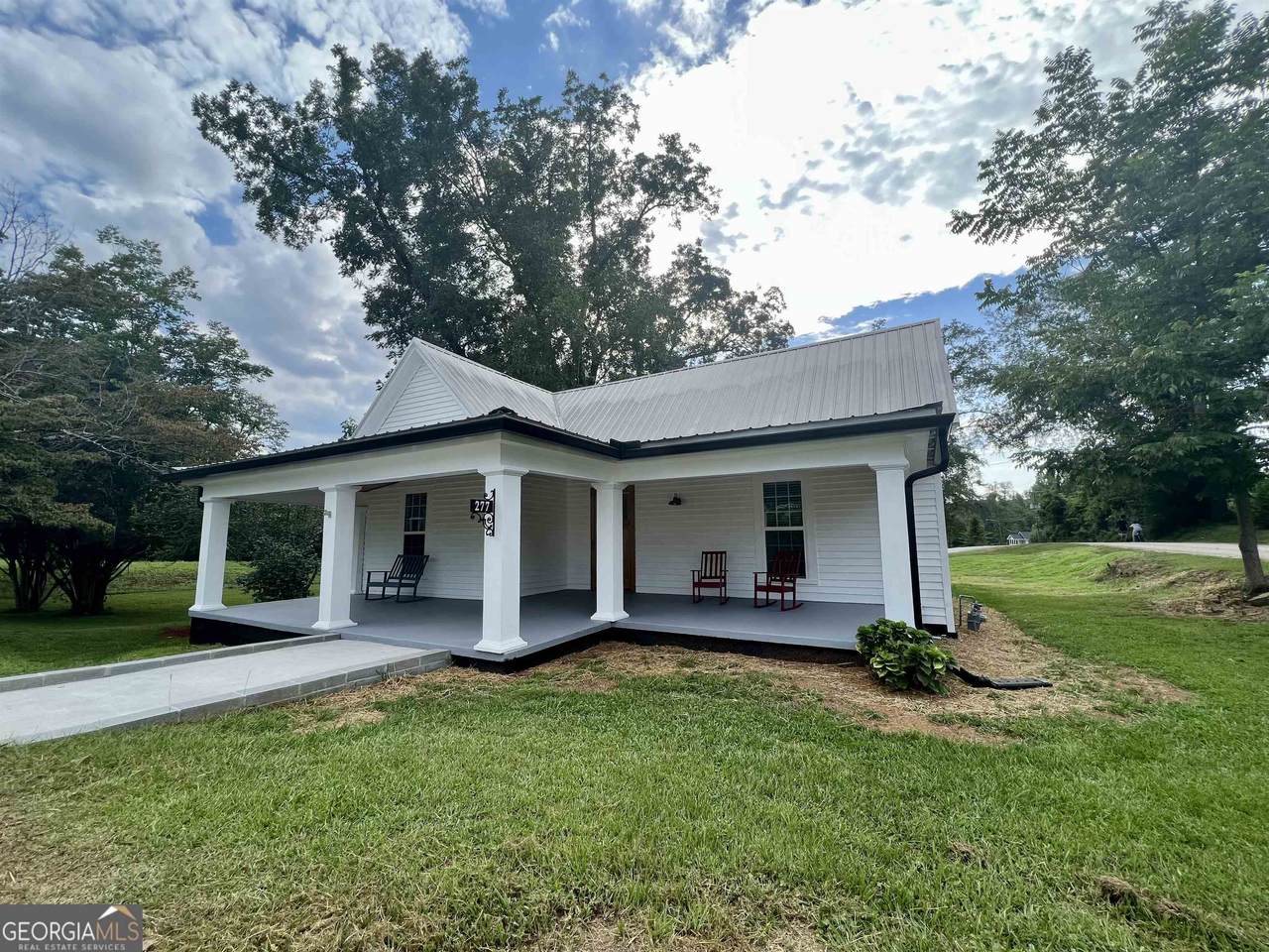 277 Newnan Street - Photo 1