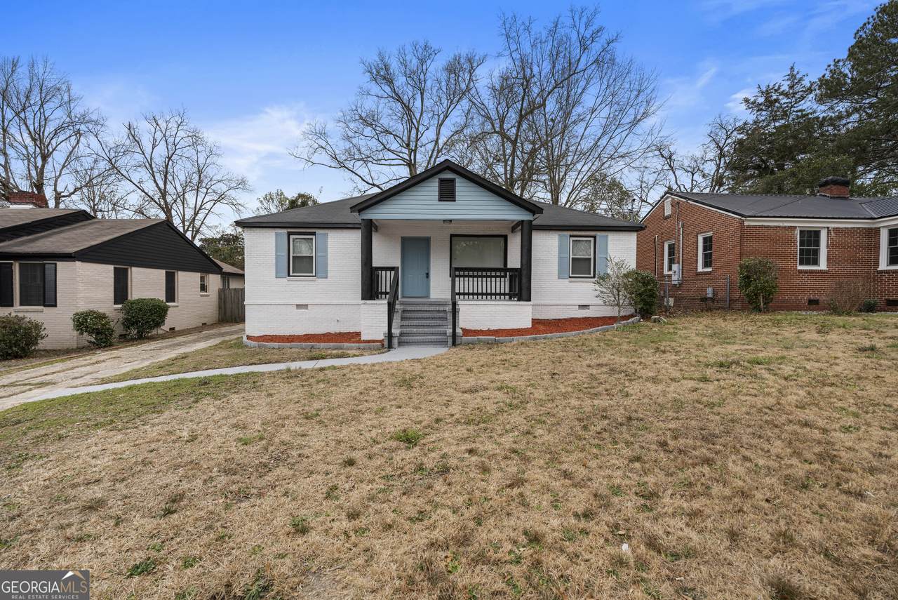 2822 E Wynnton Lane - Photo 1