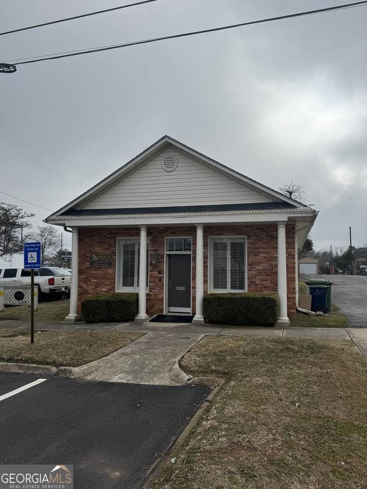 212 10th Street - Photo 1