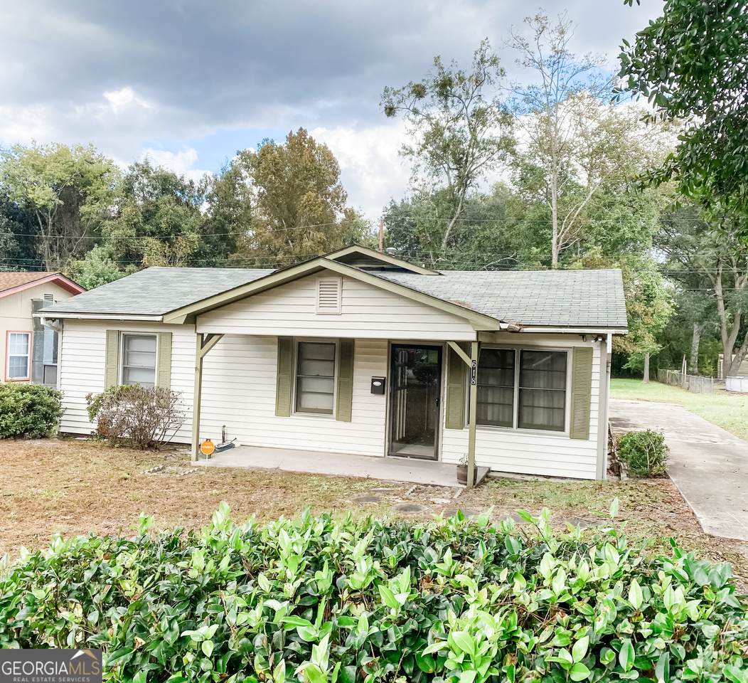 618 Robinson Drive - Photo 1