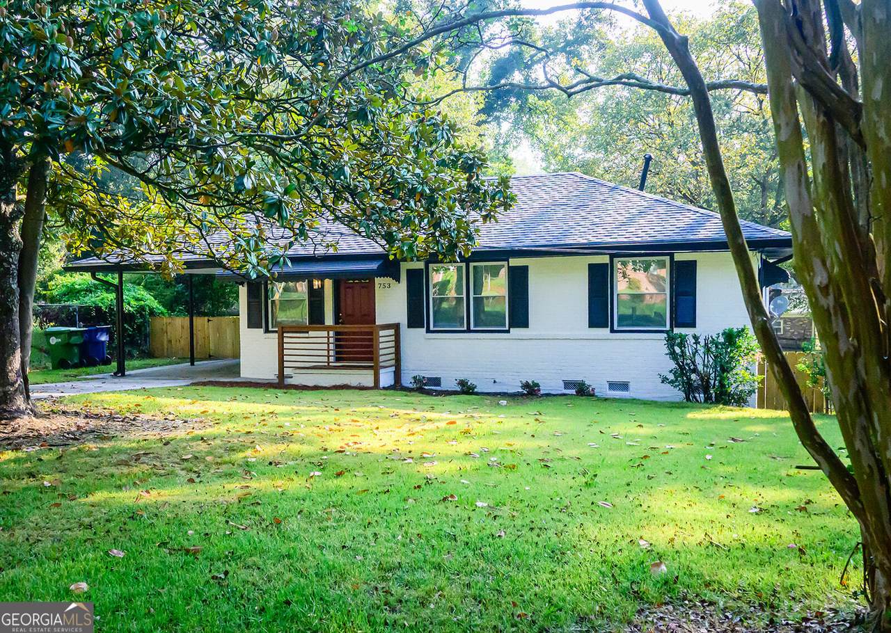 753 Commodore Drive - Photo 1