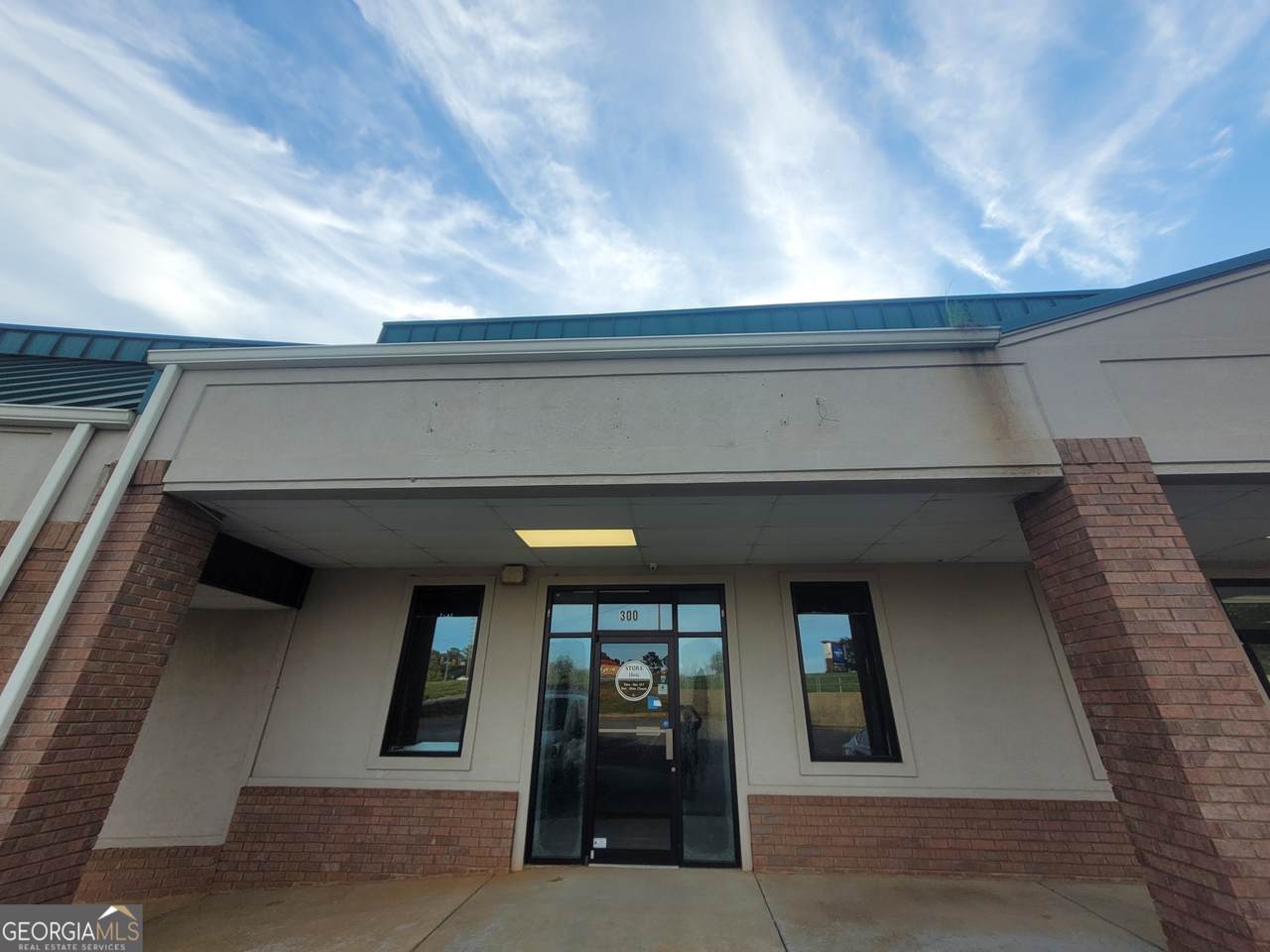 1022 Hillcrest Parkway - Photo 1