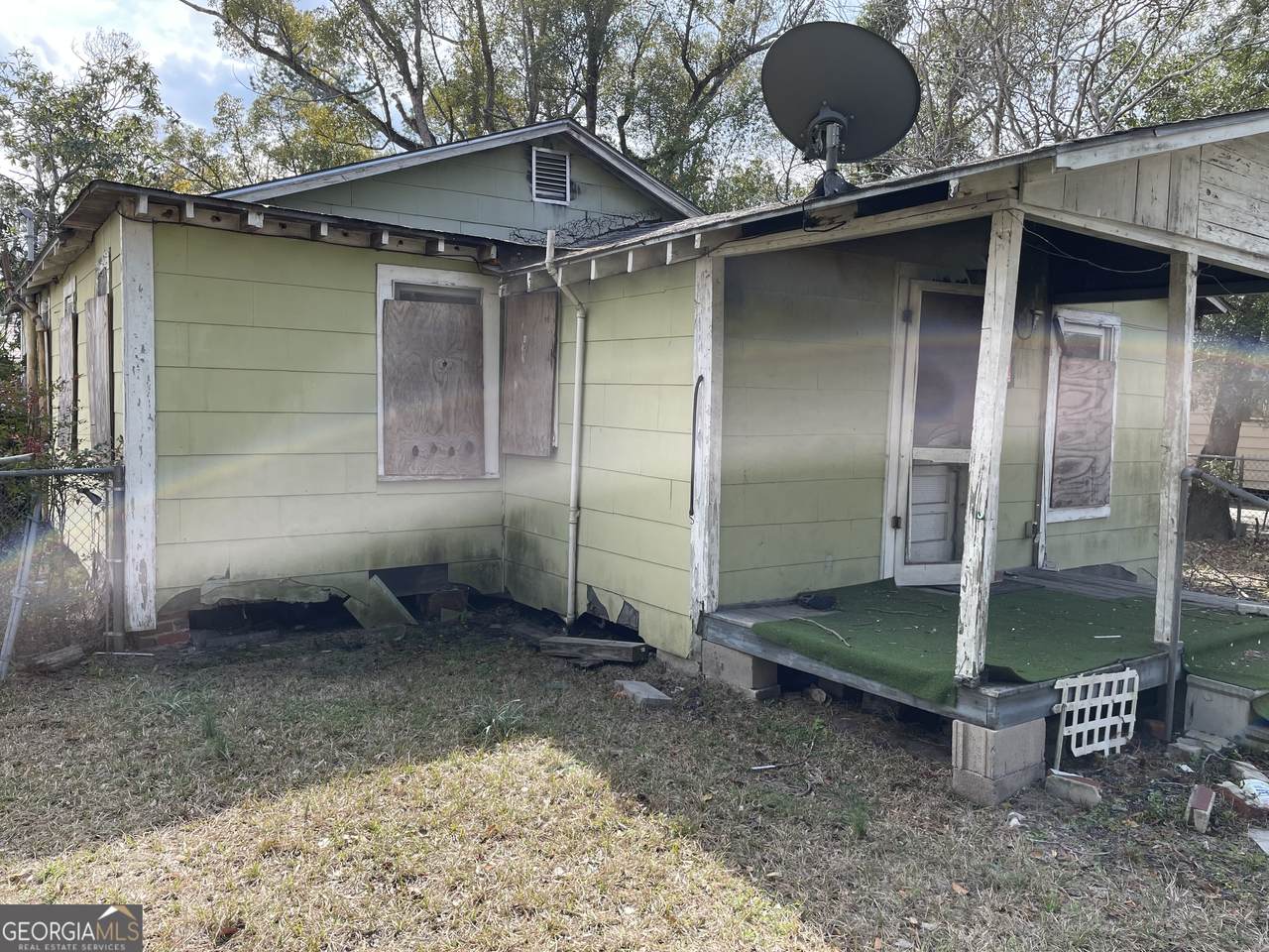 802 E. Gordon Street - Photo 1