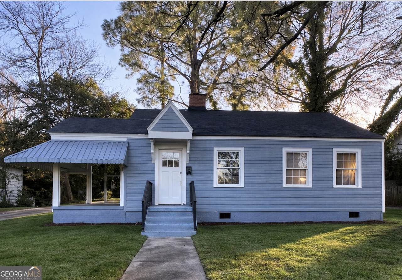 992 Inverness Avenue - Photo 1