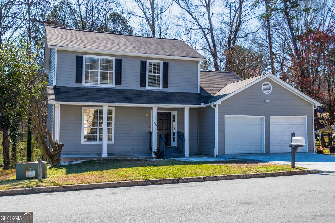 1382 Stoneleigh Way - Photo 1