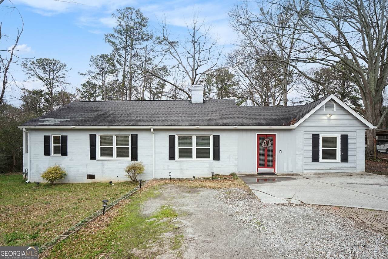 1254 Old Covington Highway - Photo 1