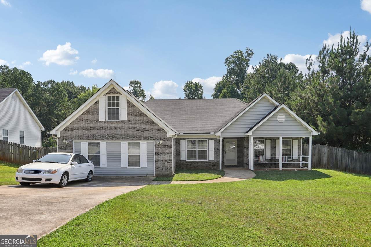 740 Pebble Boulevard - Photo 1