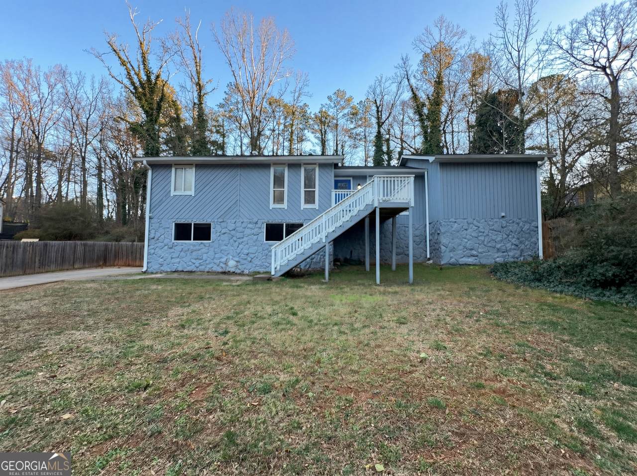 124 Creekview Drive - Photo 1