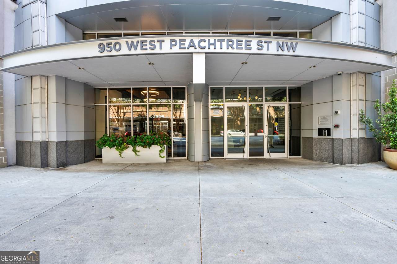 950 Peachtree Street - Photo 1