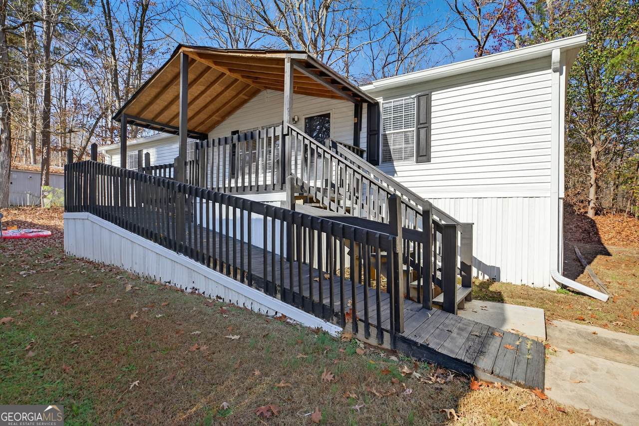 2390 Fairburn Road - Photo 1