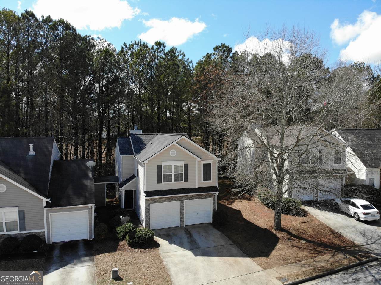 2035 Lakeside Circle - Photo 1