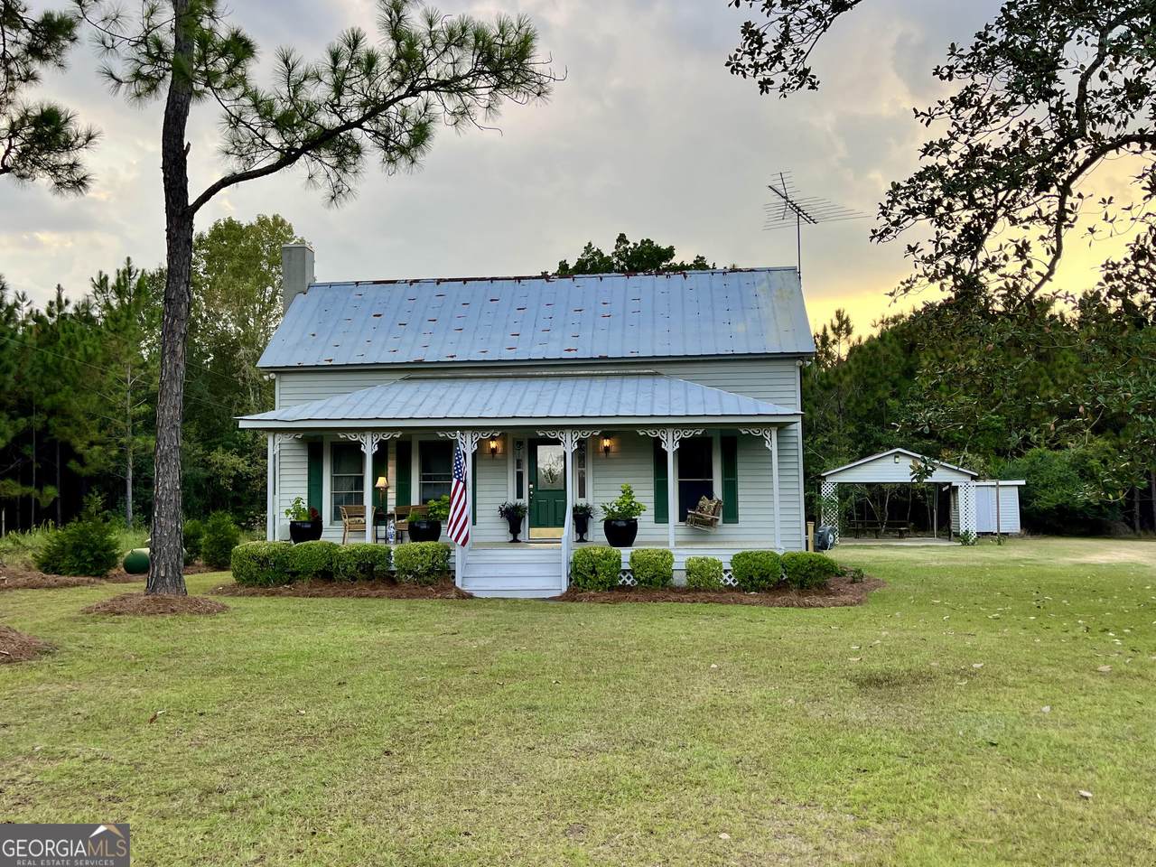 1663 Thompson Lane - Photo 1