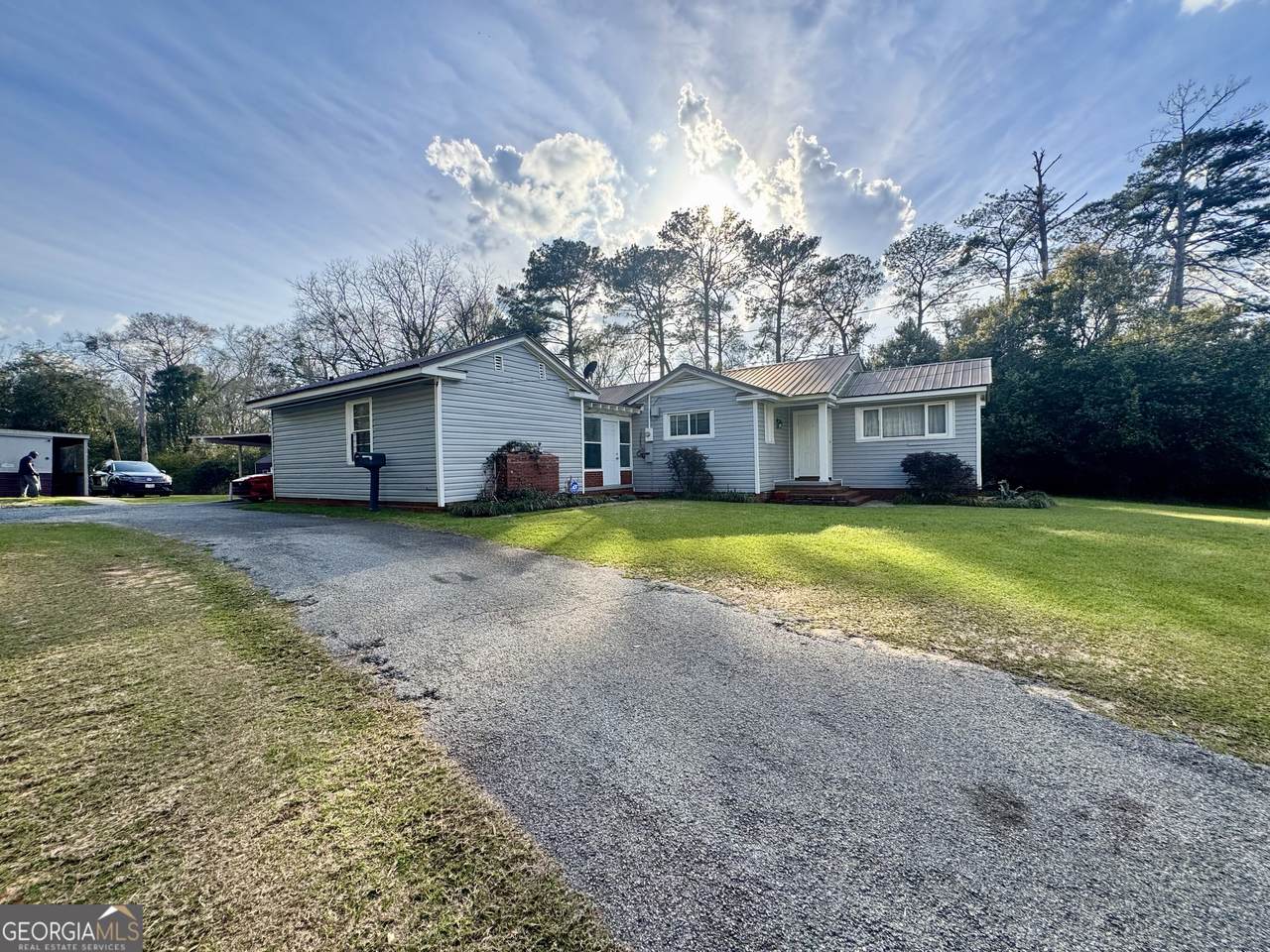 914 Adderton Street - Photo 1
