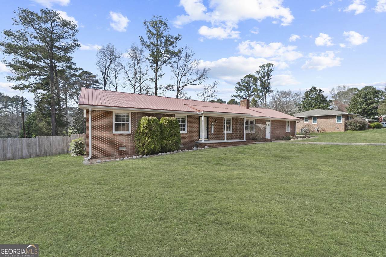 805 West Street - Photo 1