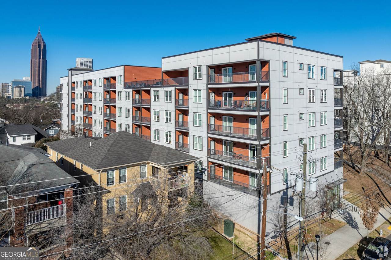 525 Parkway Drive - Photo 1