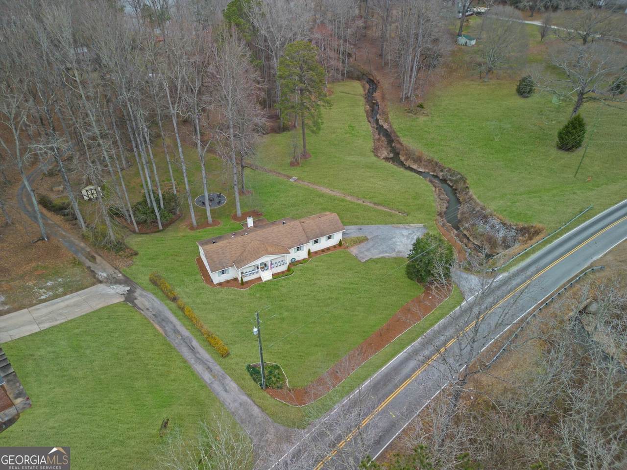 413 Lees Mill Road - Photo 1