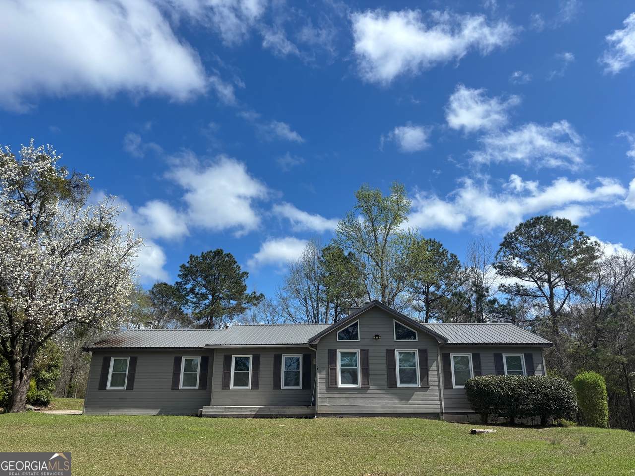 121 Girl Scout Road - Photo 1