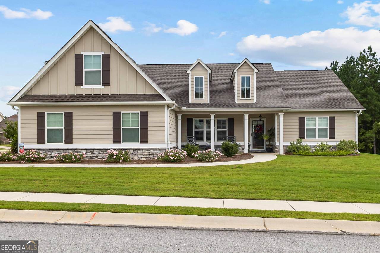 557 Lago Court - Photo 1