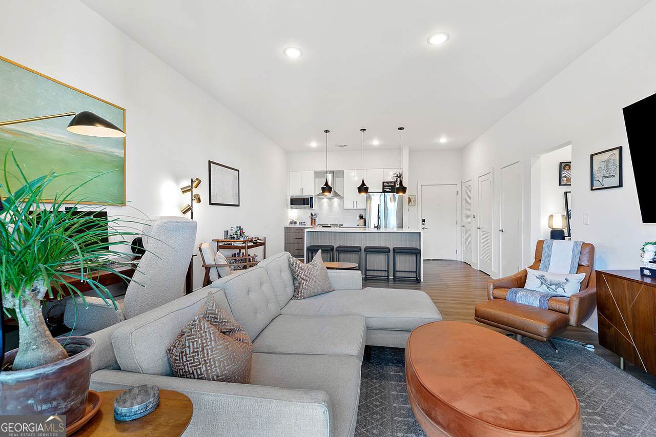 112 Rogers Street - Photo 1