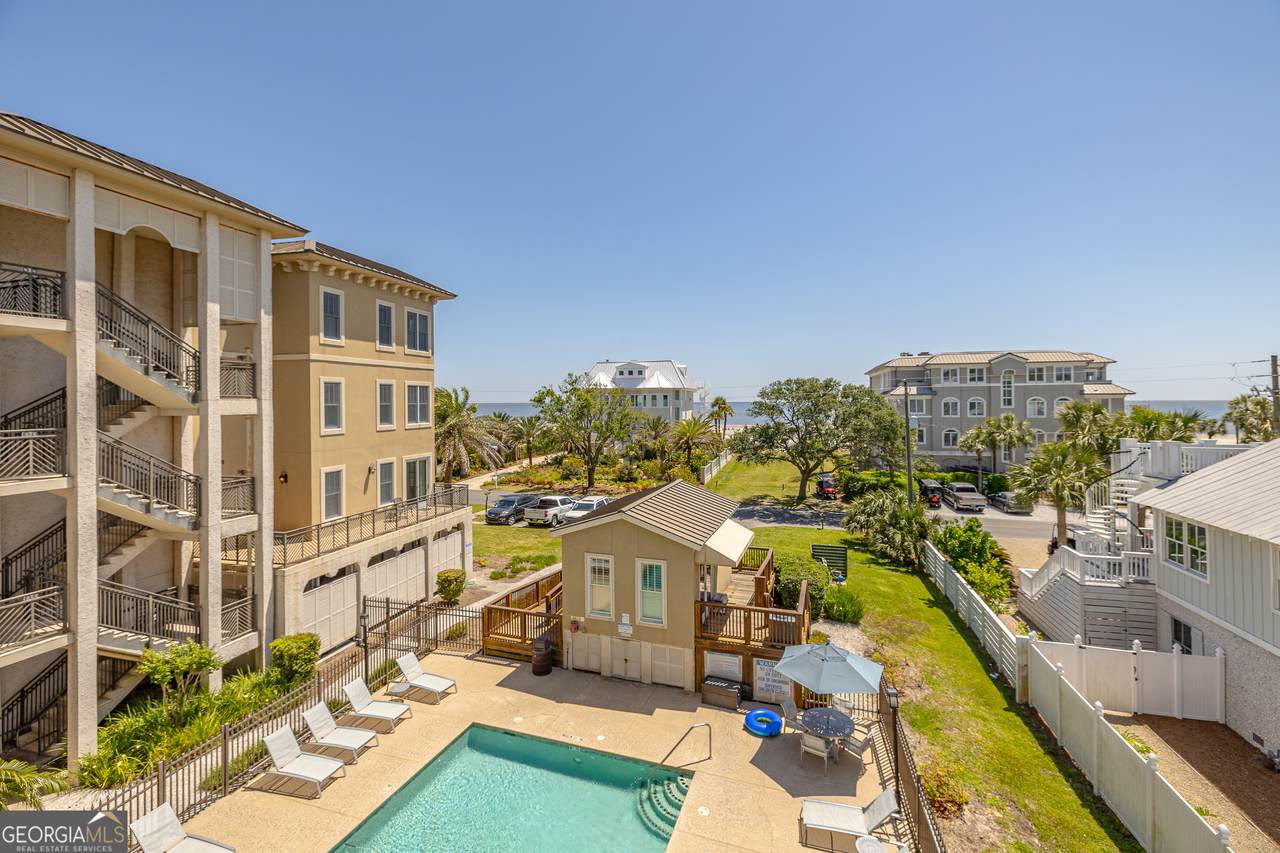 1015 Beachview Drive - Photo 1