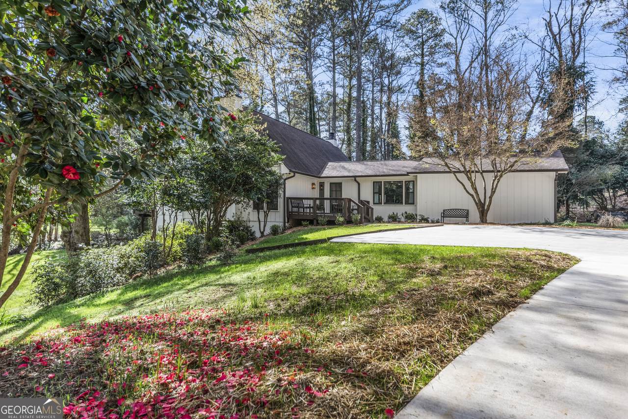 200 Skyline Parkway - Photo 1