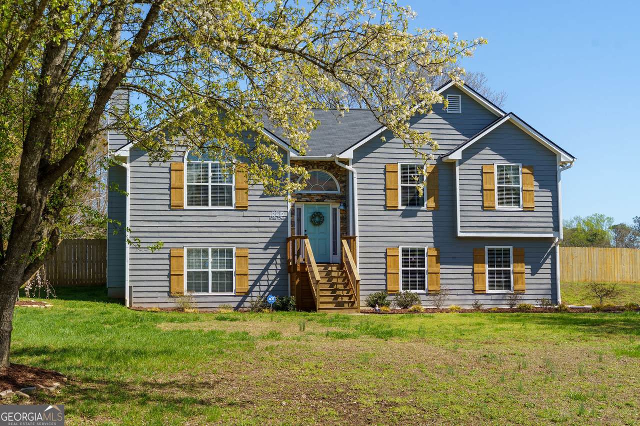 8015 Estee Drive - Photo 1