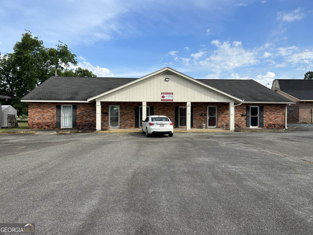 511 Academy Avenue - Photo 1